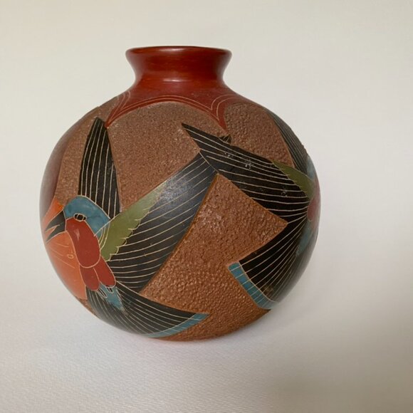 Ceramic vase, by Nicaraguan artist, Roger Calero - Picture 2 of 6